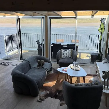 A L'esprit Scandinave, Face A La Baie