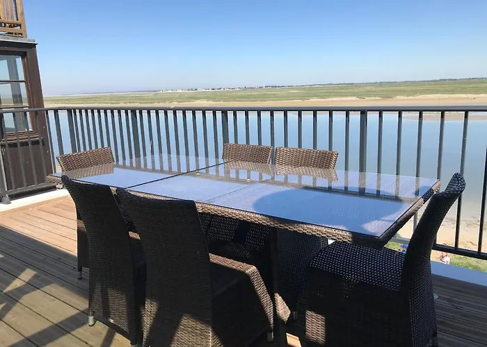 A L'esprit Scandinave, Face A La Baie *